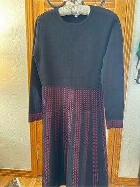 Y A L New York Black and Burgundy Knit Long Sleeve Dress Size S - EUC